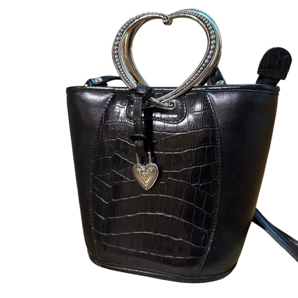 LOVE THIS LOOKS-LIKE mini Bucket Bag w Heart Handle and Charm, zipper top, - Picture 9 of 11